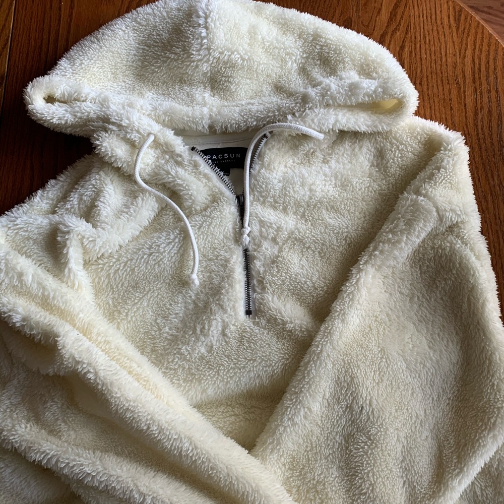 Pacsun fluffy sweatshirt